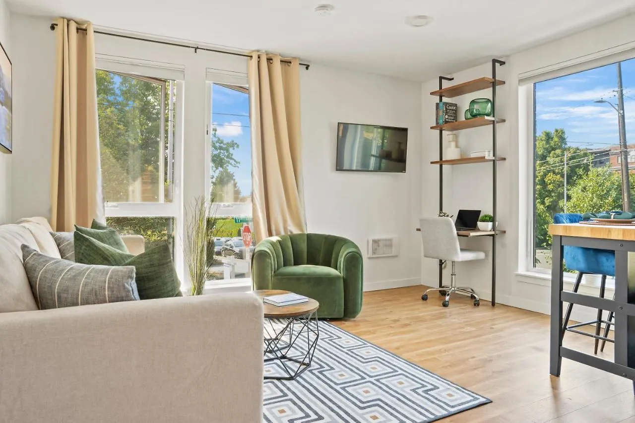 New Bright Capitol Hill Condo, Great Location Views Seattle
