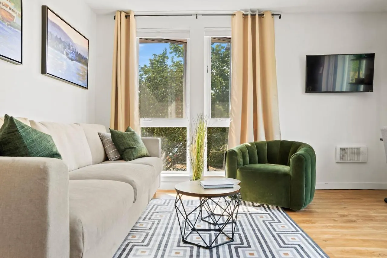 New Bright Capitol Hill Condo, Great Location Views Seattle 0*,  United States