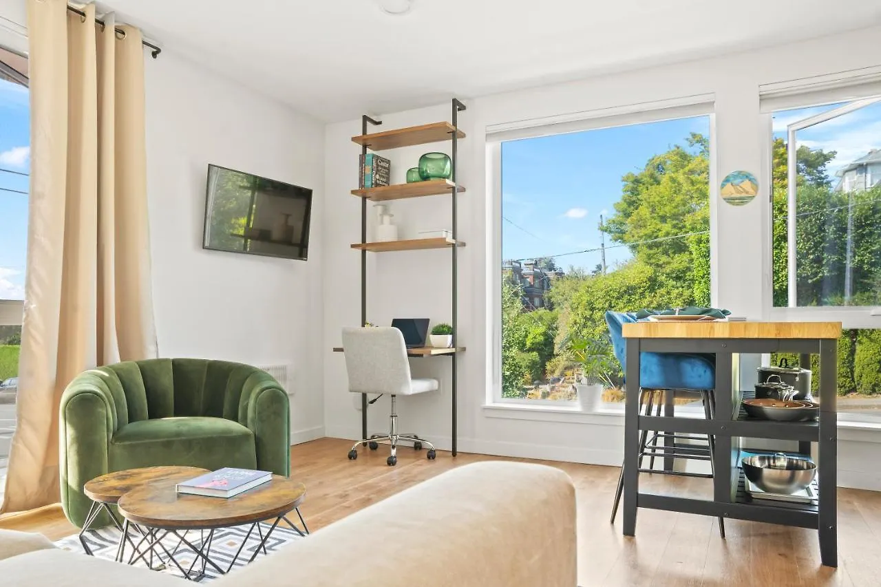 New Bright Capitol Hill Condo, Great Location Views Seattle Apartment